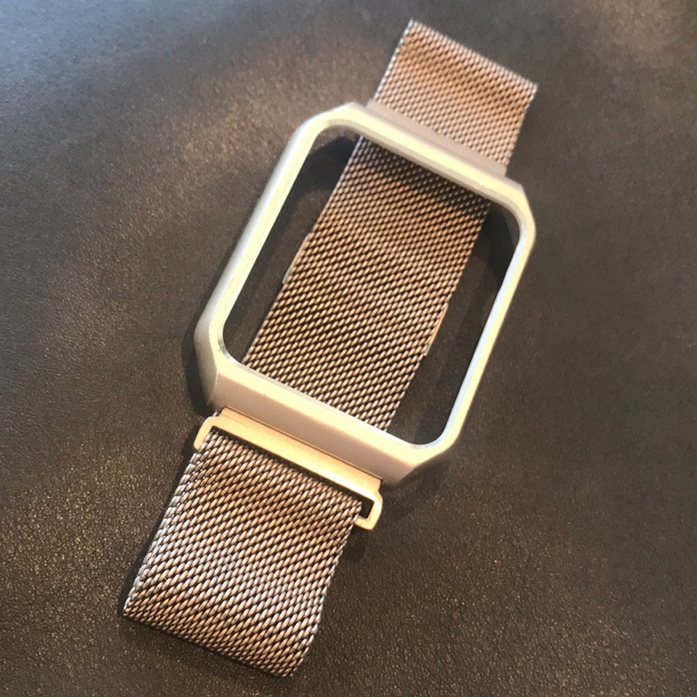 Mesh Apple Watch band, with attached face border
